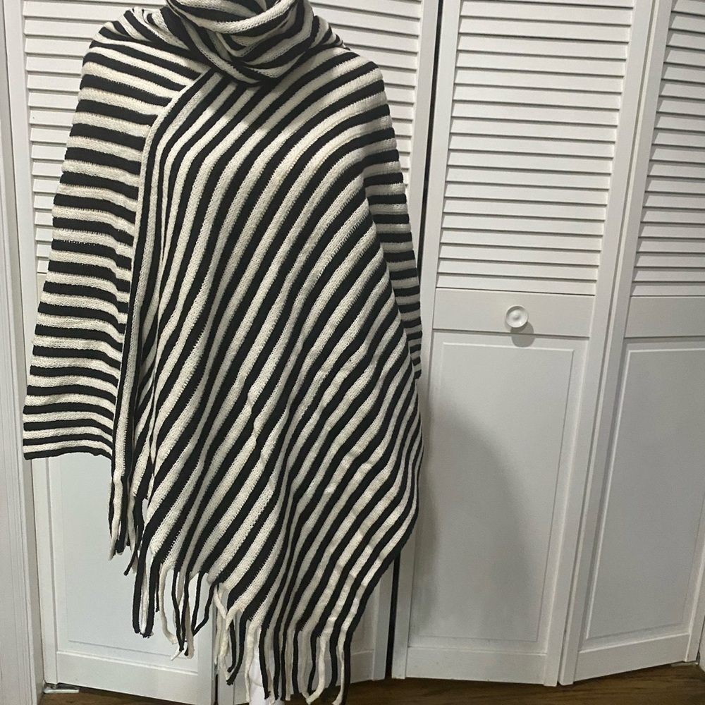 Riah Striped Black and White Poncho OS